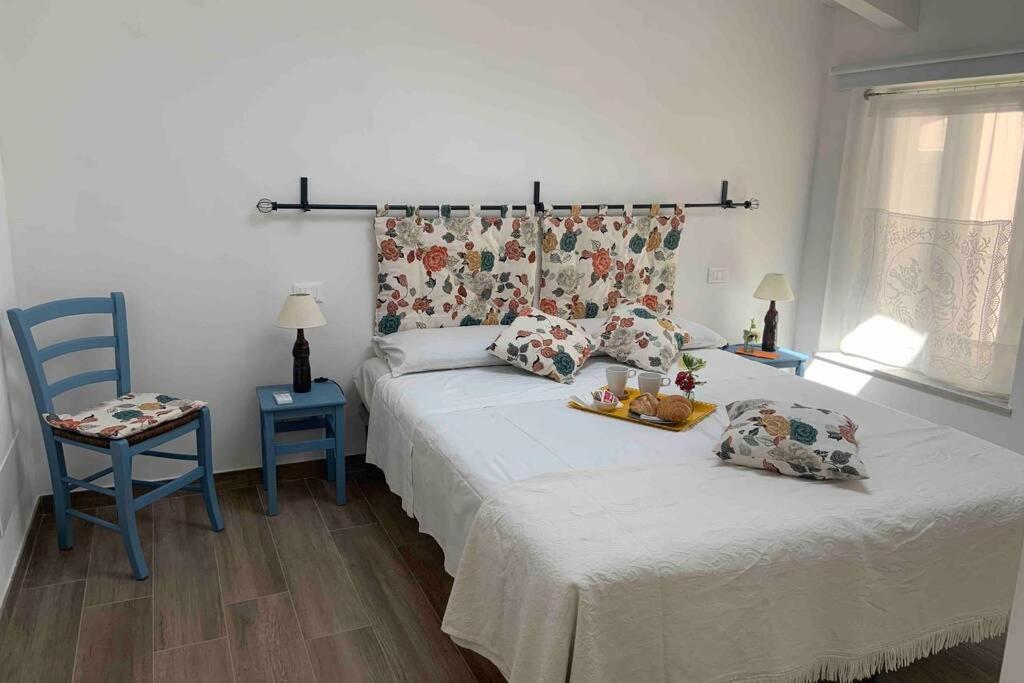 Antica Casa Nel Borgo Apartment Pietrasanta Bagian luar foto