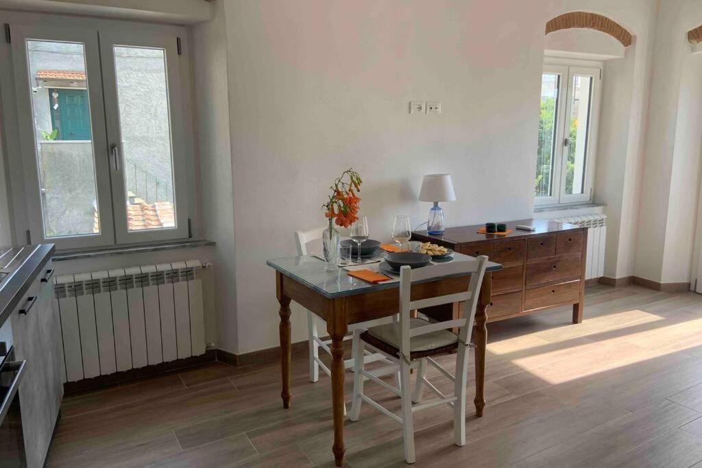 Antica Casa Nel Borgo Apartment Pietrasanta Bagian luar foto